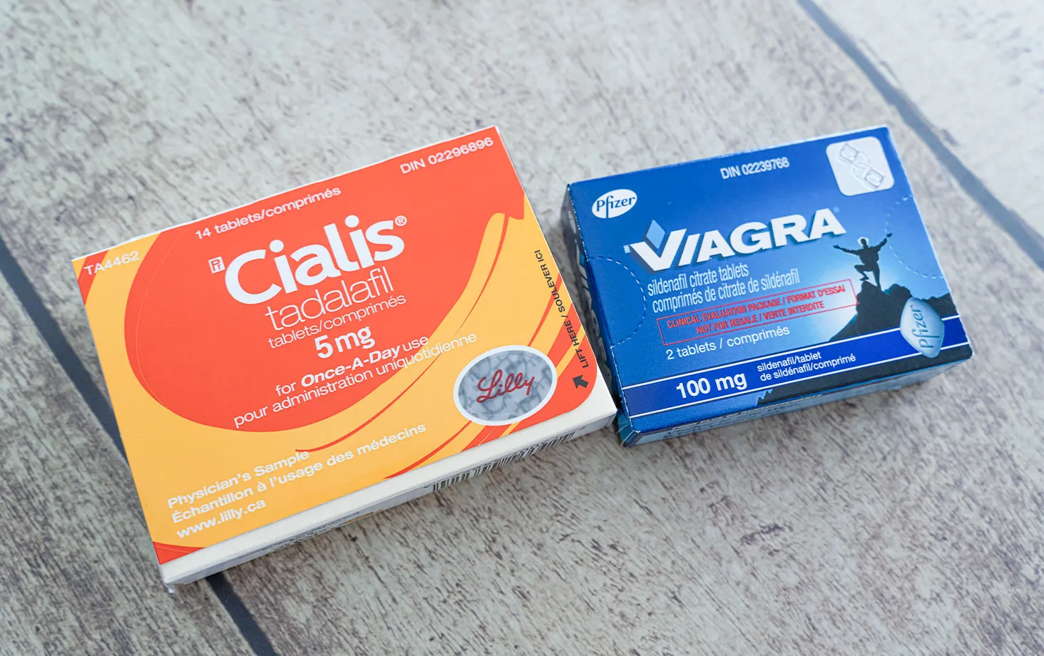 ED治療薬であるシアリスとバイアグラの薬剤パッケージ写真